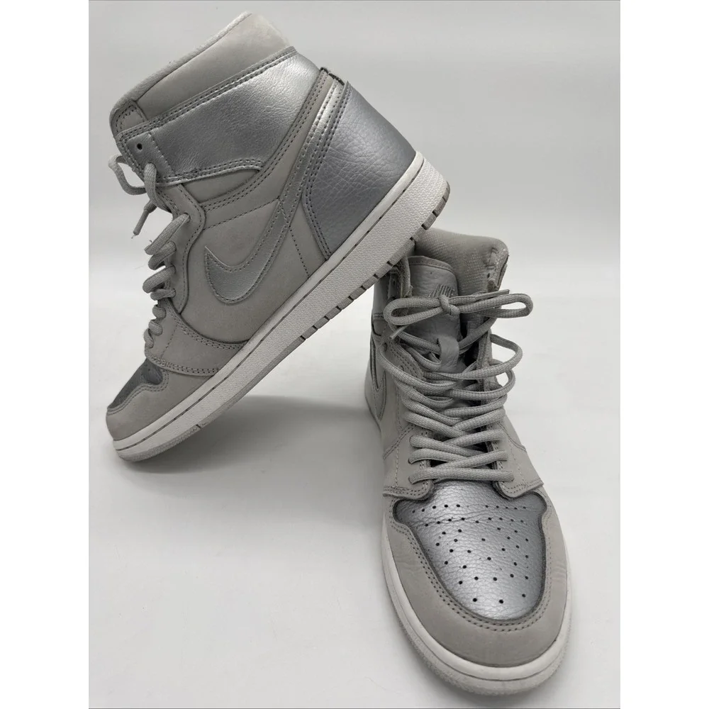 Nike Air Jordan 1 Retro High Stealth Gray White High Top Sneakers